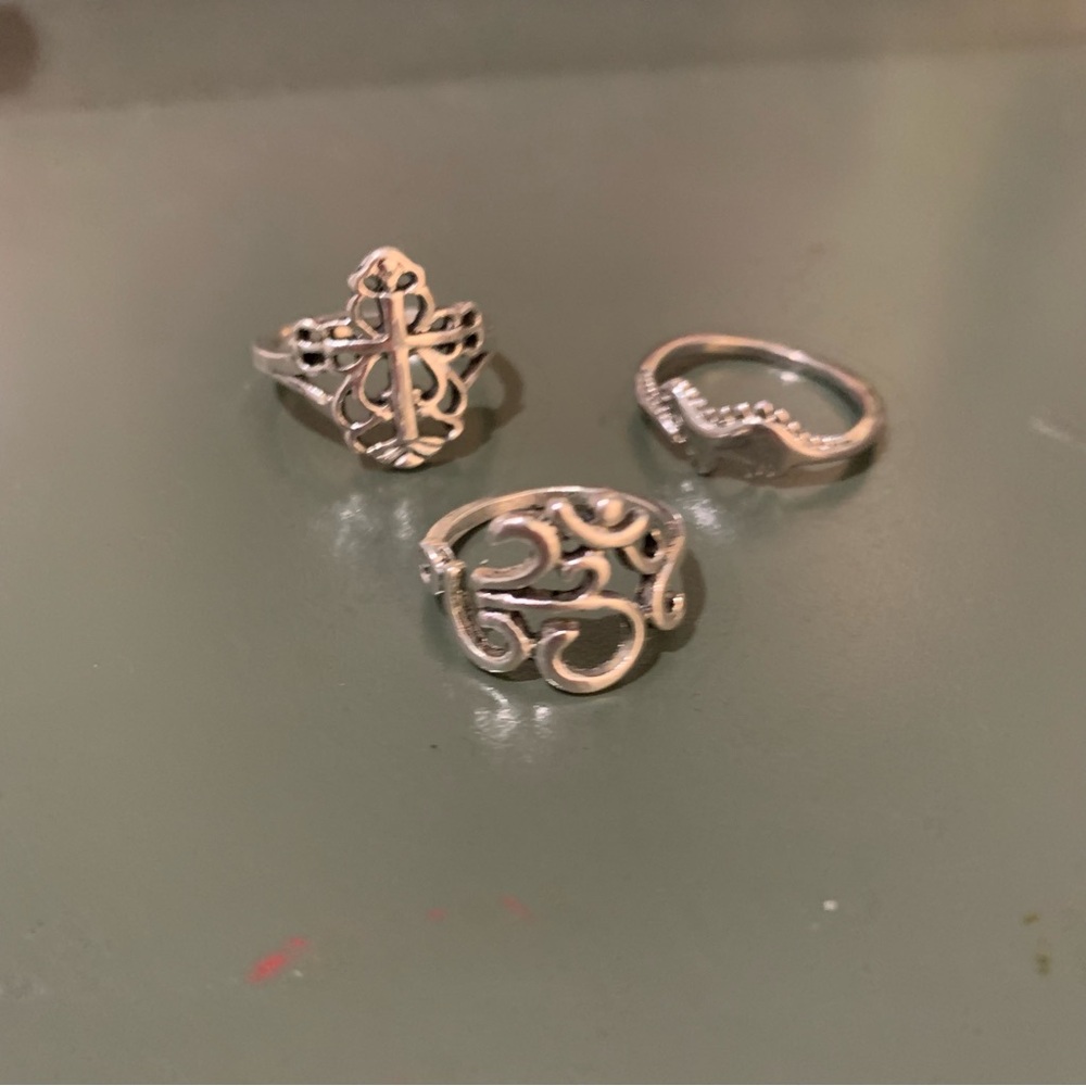 Three Silvertone Rings - Picture 2 of 2
